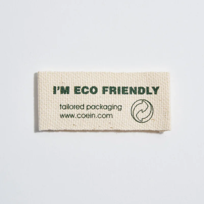 etichetta-bainca-panna-con-scritte-verdi