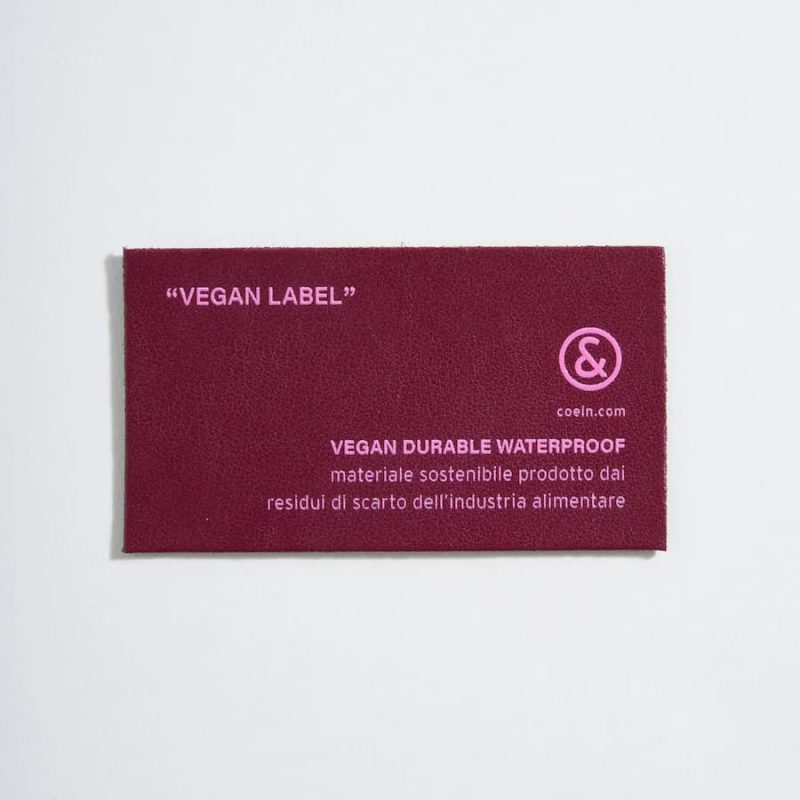 Etichetta retrocinta in finta pelle