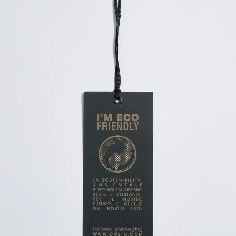 lavorazione-laser-su-cartellino-nero